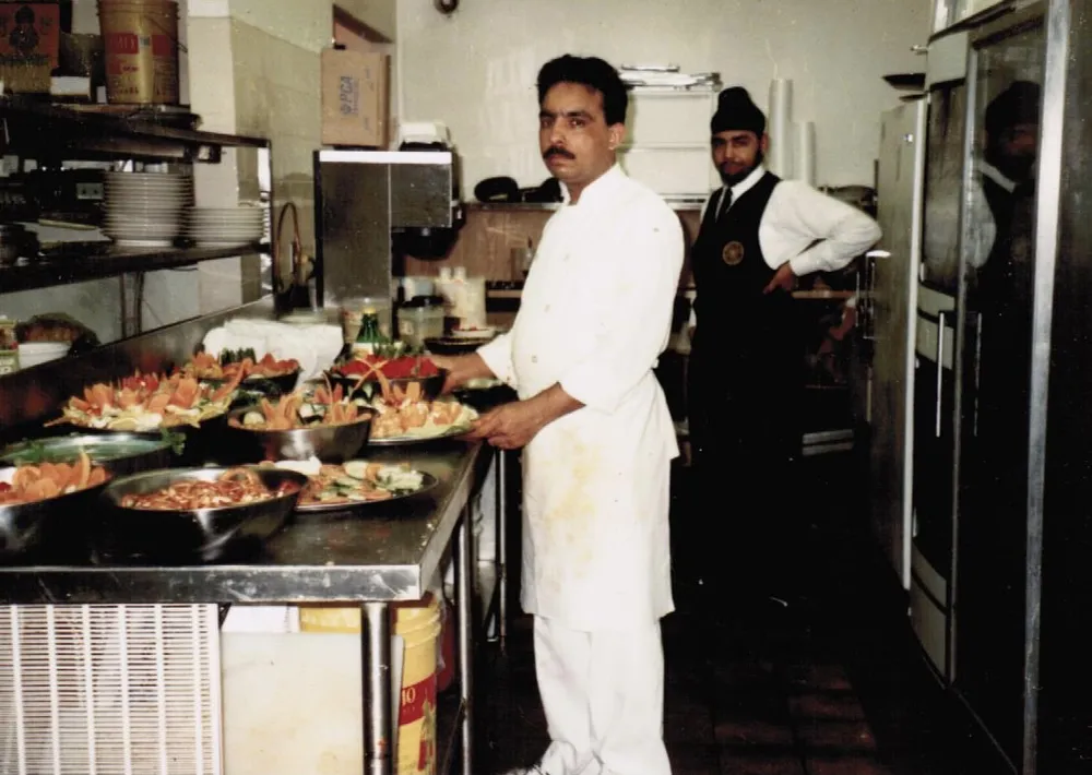 Archive photo of a chef working in a restaurant kitchen